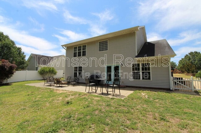 Building Photo - 4401 Clifton Dr