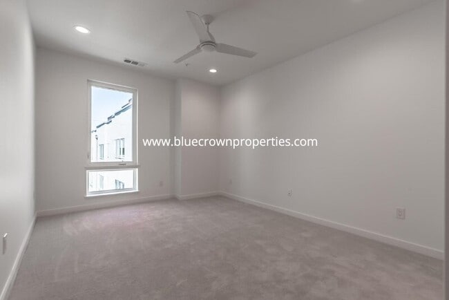 Building Photo - 1515 S Akard St