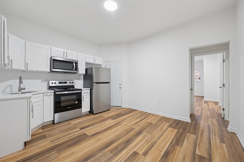 Building Photo - 5629 W Girard Ave