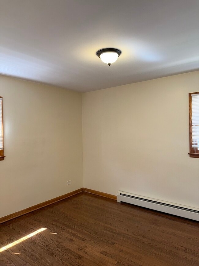 Building Photo - 8315 W Berwyn Ave