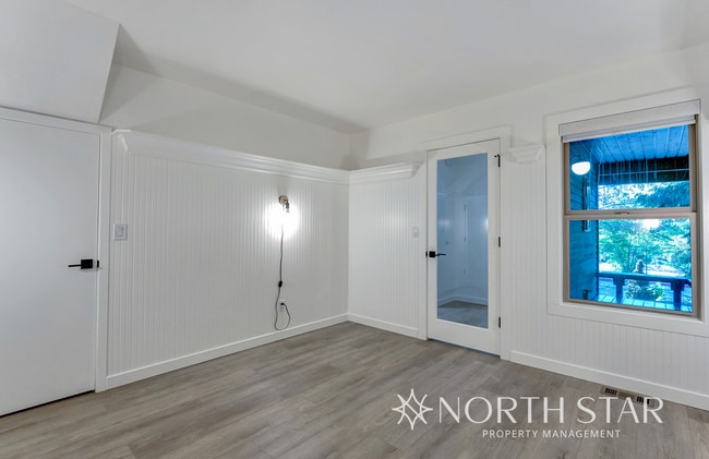 Building Photo - Total Remodel in Mt. Park near Westlake