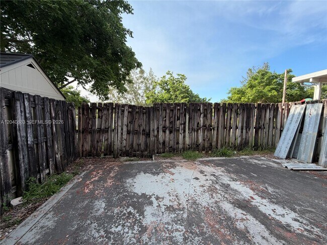Building Photo - 7245 NW 173rd Dr