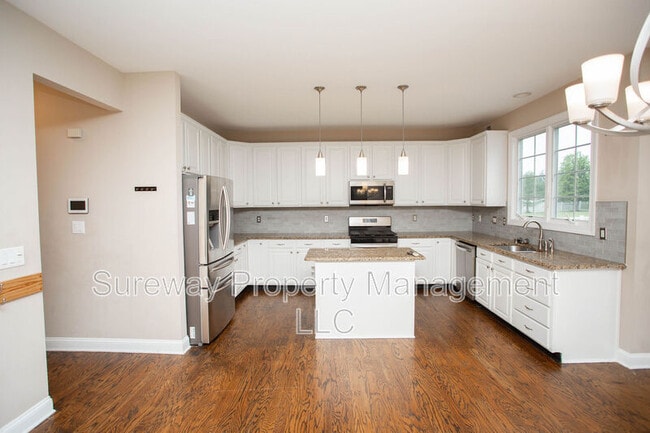 Building Photo - 7 Amaryllis Ln