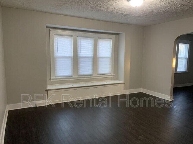 Building Photo - 3324 E 25th St