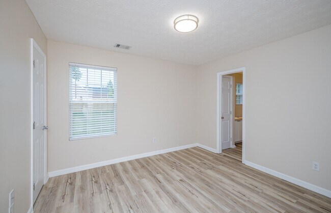 Building Photo - 705 Porter Ln