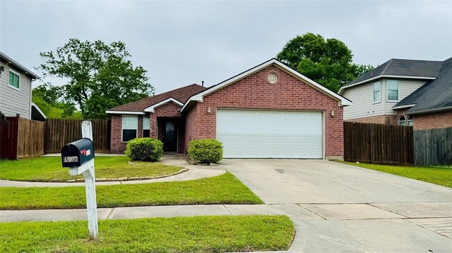 Building Photo - 4007 Hunter's Ridge Dr