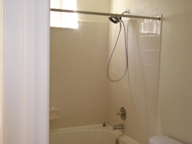 Building Photo - 508 Belmont Pl