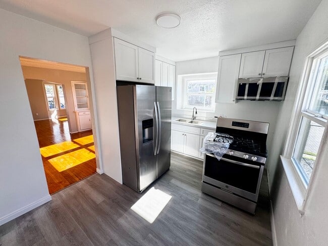 Building Photo - 4578 Logan Ave