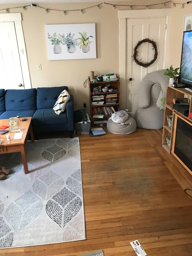 Building Photo - 387 Cambridge St