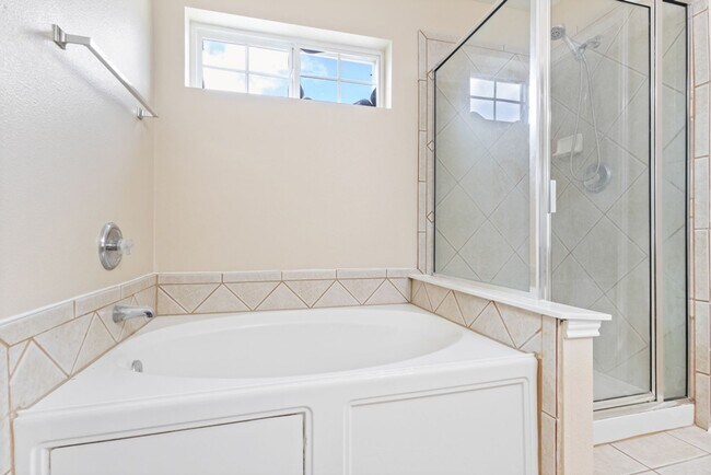 Building Photo - 4914 Roan Brook