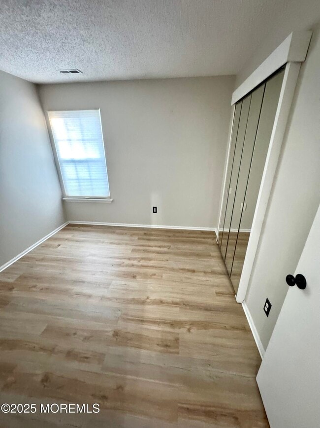 Building Photo - 148 Tulip Ln