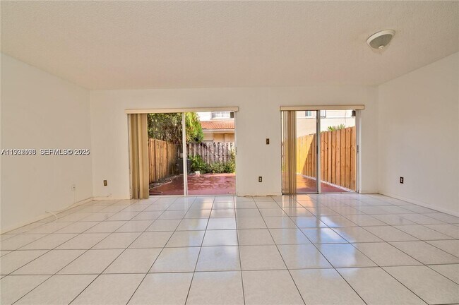 Building Photo - 13929 SW 102nd Terrace