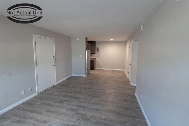 Building Photo - 3408 Balboa Ln