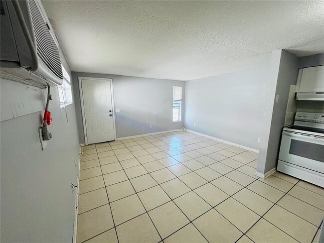 Building Photo - 1304 Morris Park