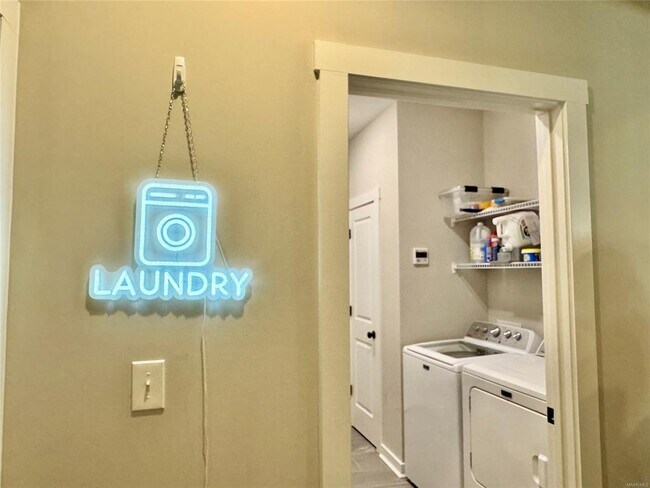 Building Photo - 275 Hedgefield Dr