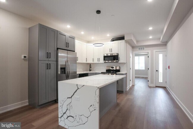 Building Photo - 3849 Fairmount Ave