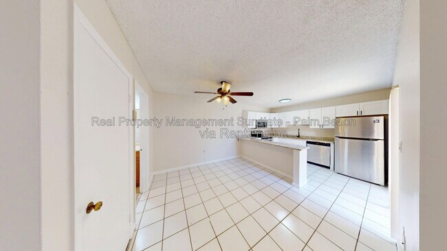Building Photo - 1118 11th Ct