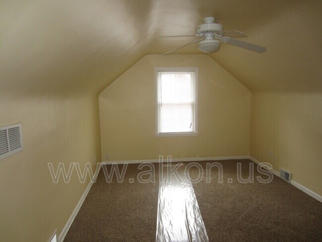 Building Photo - 2411 Webster Ave