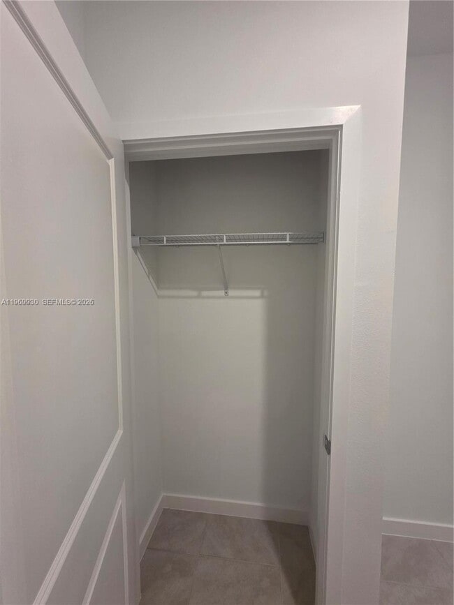 Building Photo - 1114 SW 9th Ave