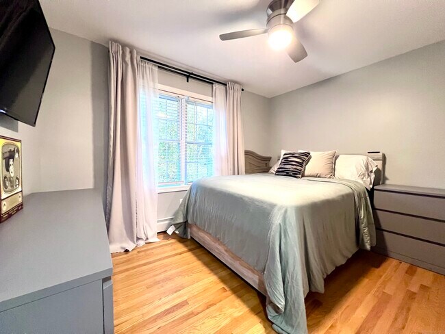 Building Photo - 4 Cobblestone Ct