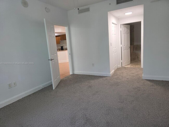 Building Photo - 510 NW 84th Ave