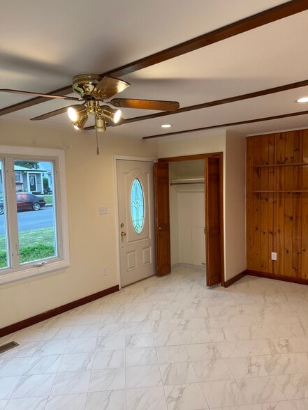 Building Photo - 231 Fairview Ave