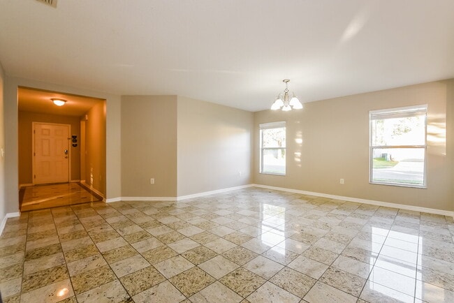 Building Photo - 1552 Truscott Ct