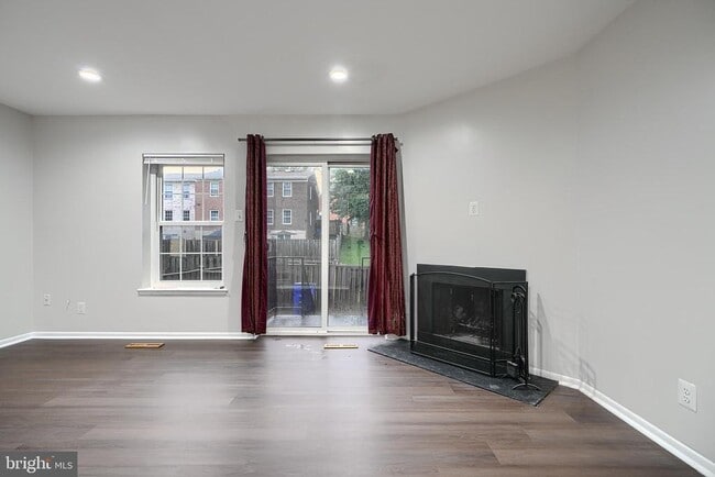 Building Photo - 8704 Tamar Dr