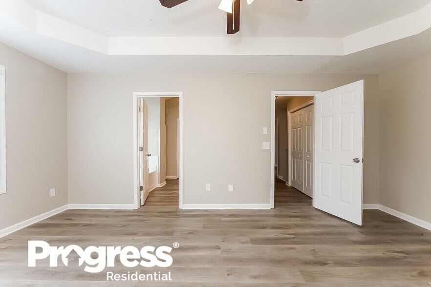 Building Photo - 464 The Gables Dr