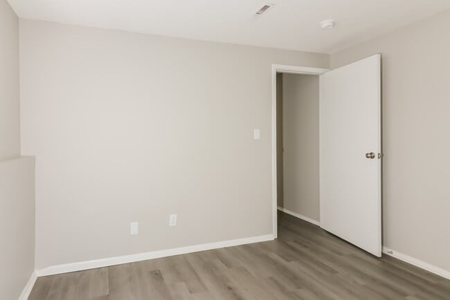 Building Photo - 3166 Valley Park Ave