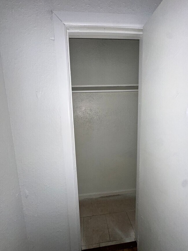 Building Photo - 1016 N 12th St