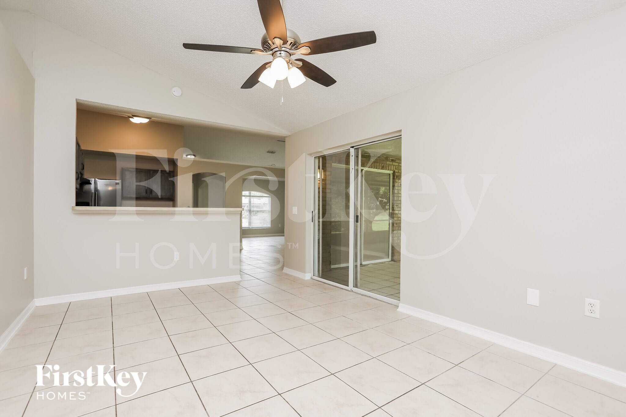 Building Photo - 662 Armadillo Dr