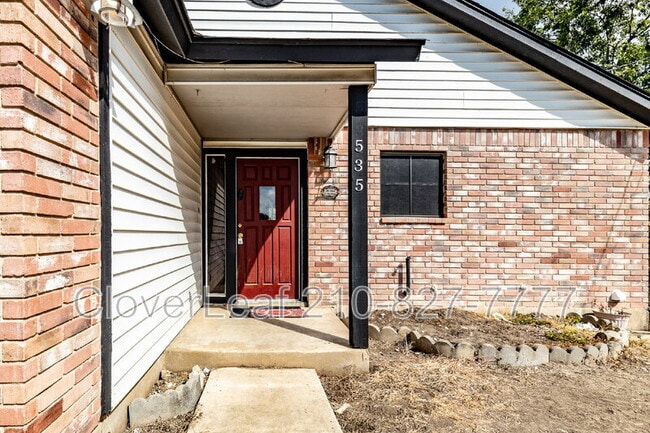 Building Photo - 535 E Ashley Rd
