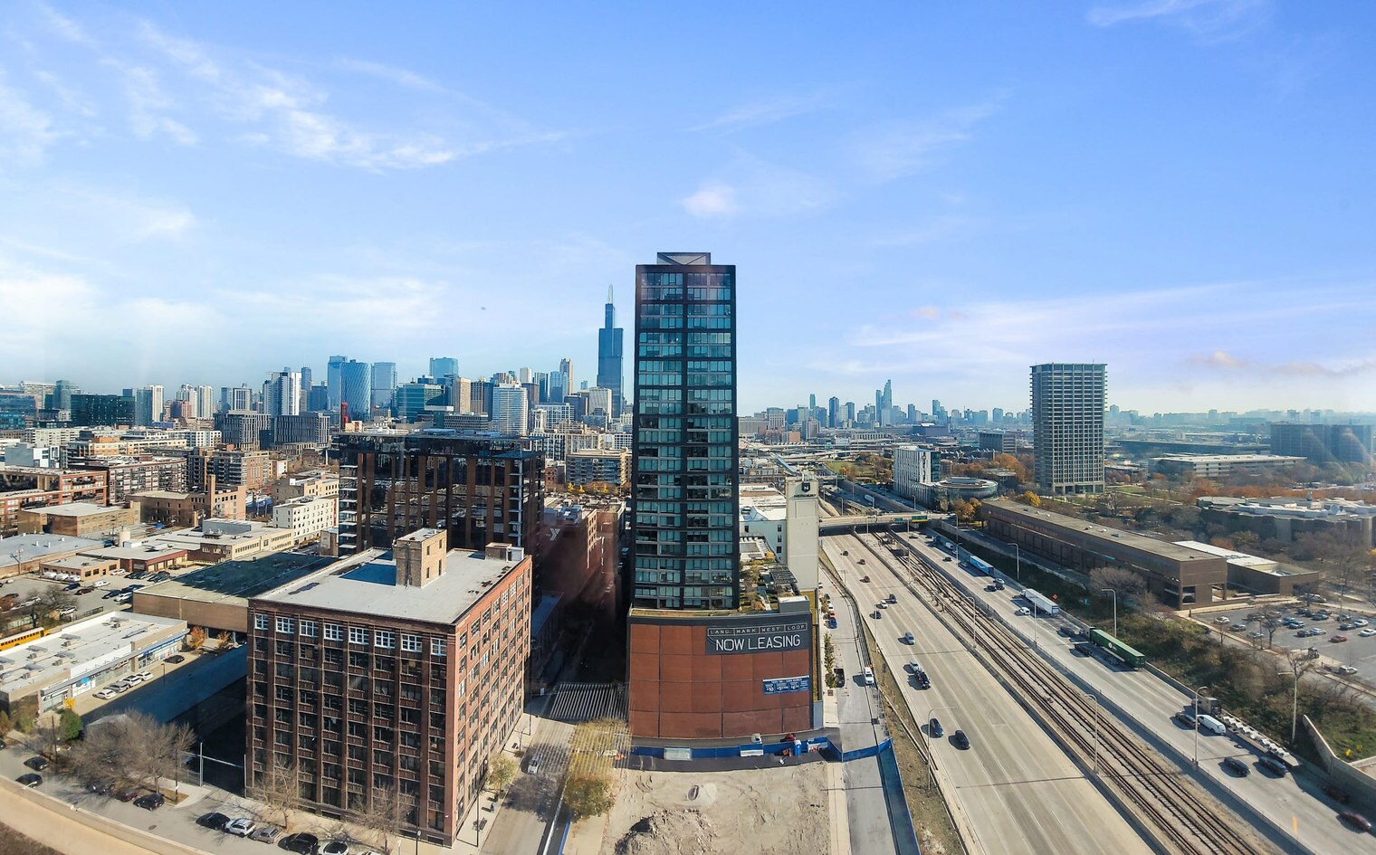 Building Photo - 1128 W Van Buren St