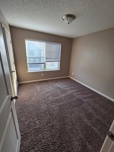 Building Photo - 8783 Granite Ln