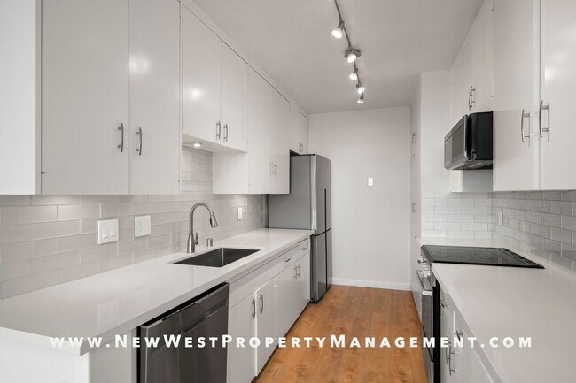 Building Photo - Renovated Banker's Hill 2 Bedroom at Laure...