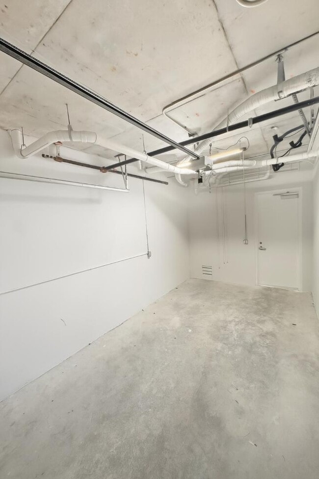 Building Photo - 1376 SW 4th St