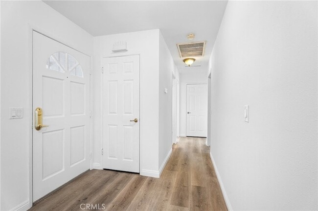 Building Photo - 8691 Davmor Ave
