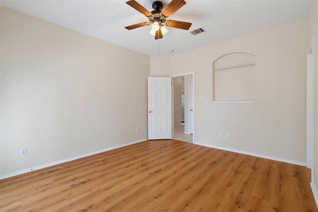 Building Photo - 3705 Crownover St