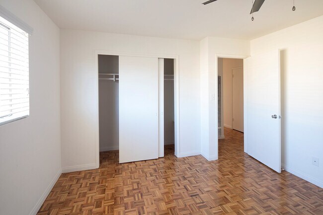 Building Photo - *2 WEEKS FREE!* Spacious 2BR/1.5Bath Near ...