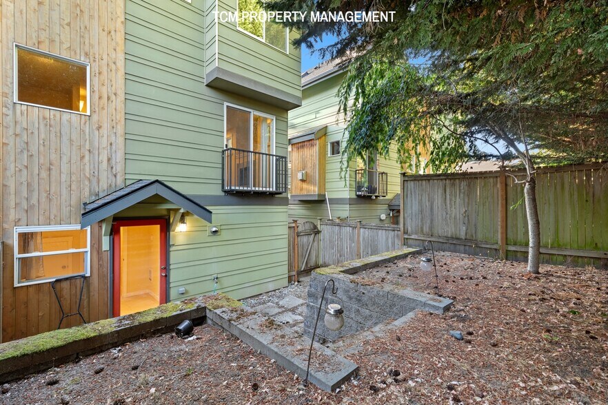 Building Photo - 12546 35th Ave NE