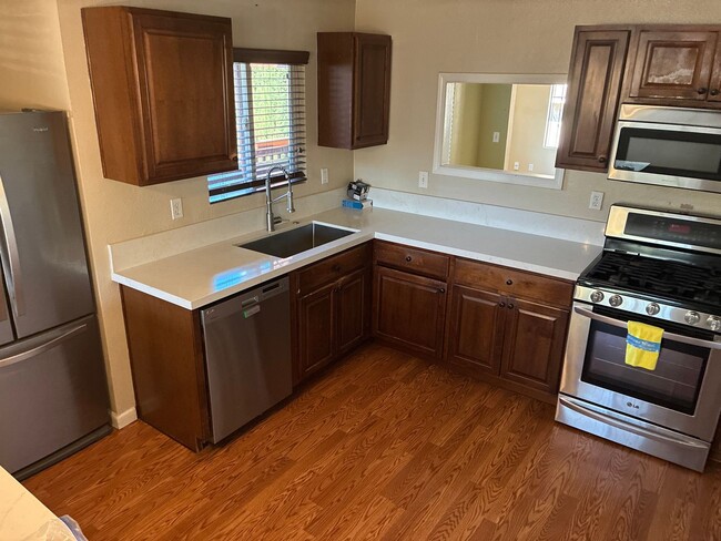 Building Photo - Unique 3 Bedroom 2 Bath House in Encanto