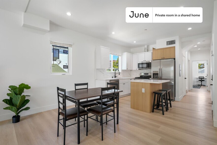Building Photo - Room in Shared 4 bed/3 bath home in Hollywood