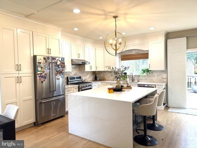 Building Photo - 21201 Sundial Ct