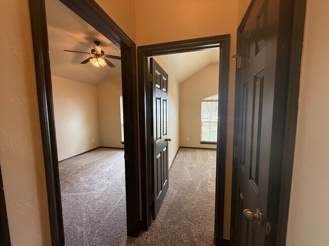 Building Photo - 19132 Cottonwood Ct