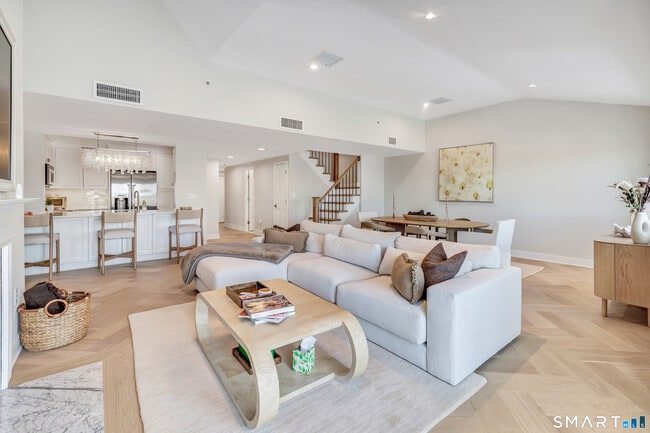 Building Photo - 43 Harbor Dr