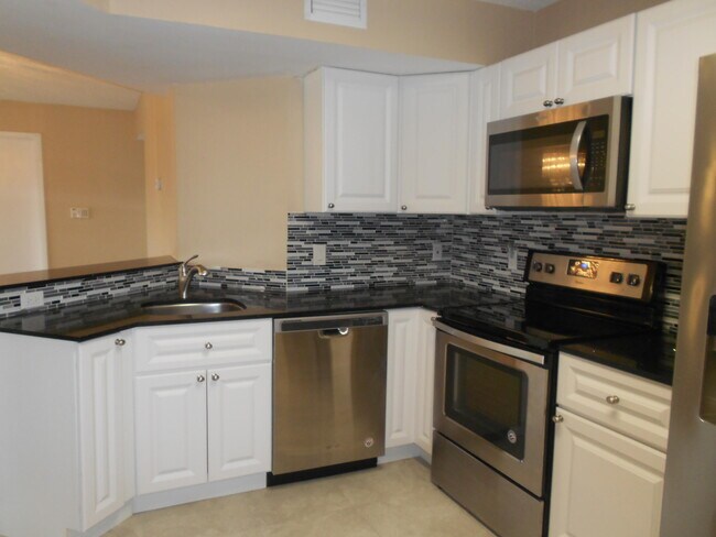 Building Photo - 8977 Wiles Rd