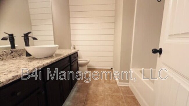 Building Photo - 3025 Bridgehaven Ct