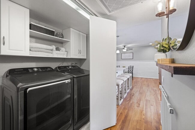 Building Photo - beautifully upgraded 2-bedroom, 1-bath condo in the highly desirable Bench Mark Villas Community