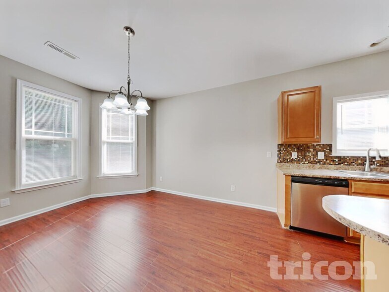 Building Photo - 308 Collinsworth Dr